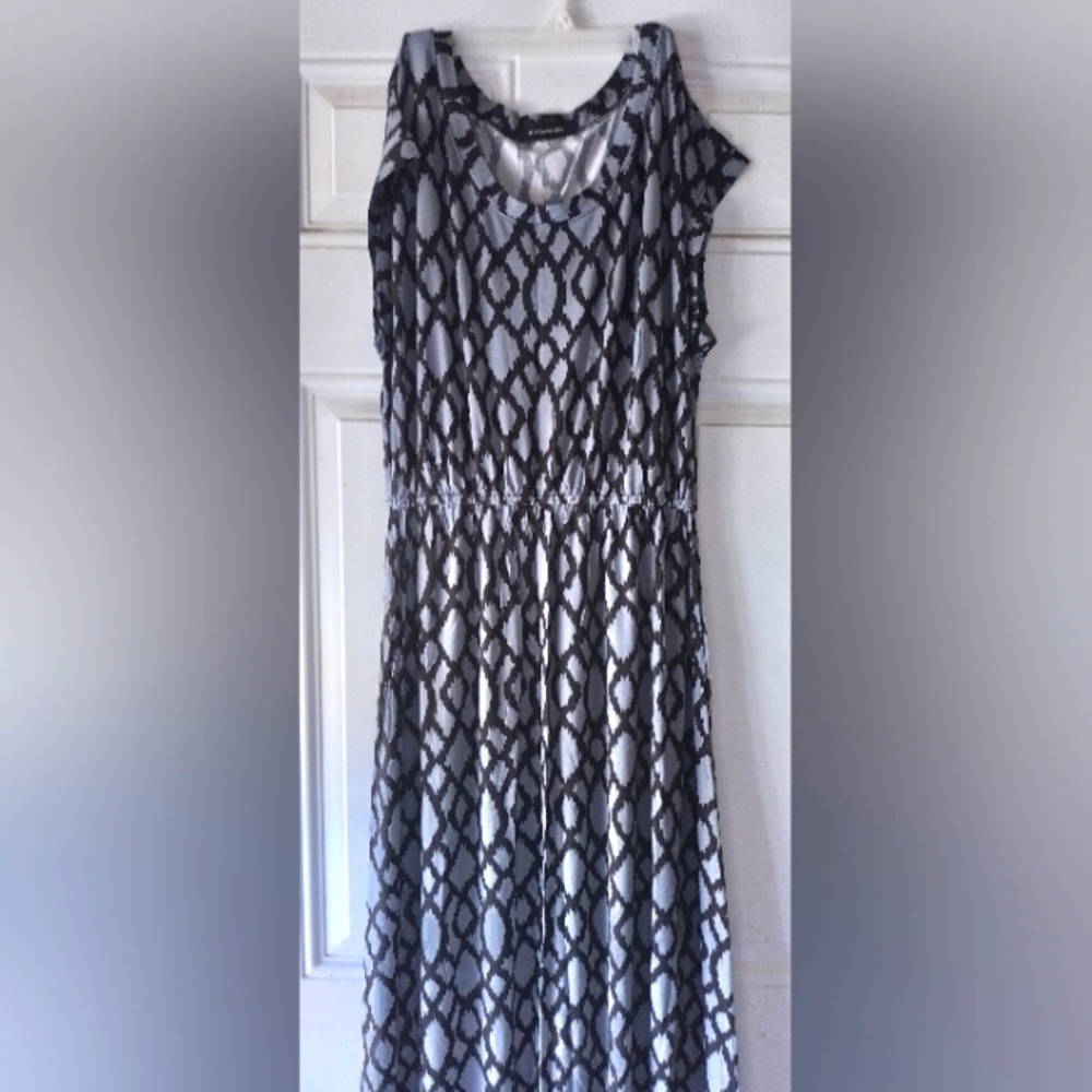 Long black and gray pattern maxi dress